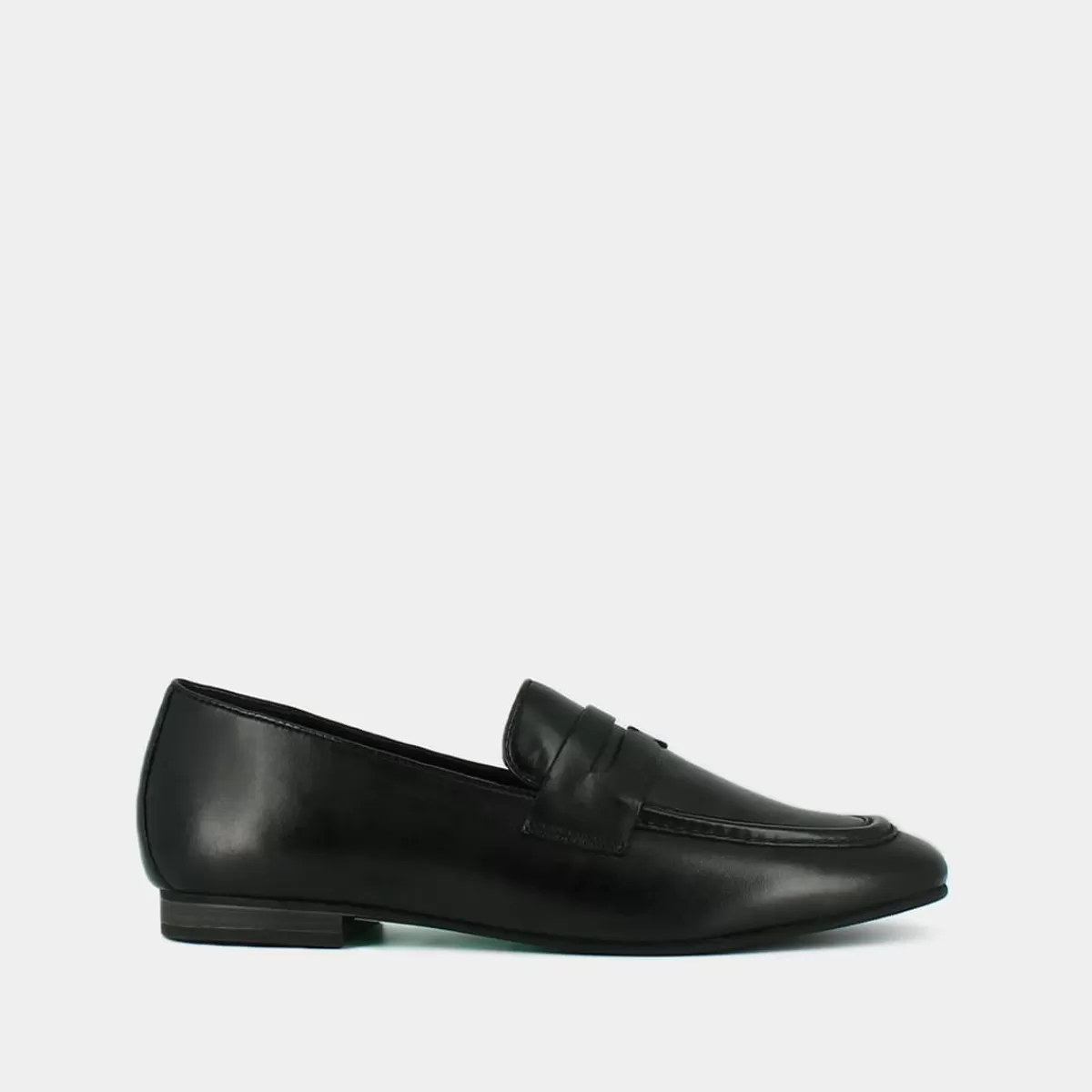 Loafers With Flat Heels And Round Toes^jonak New