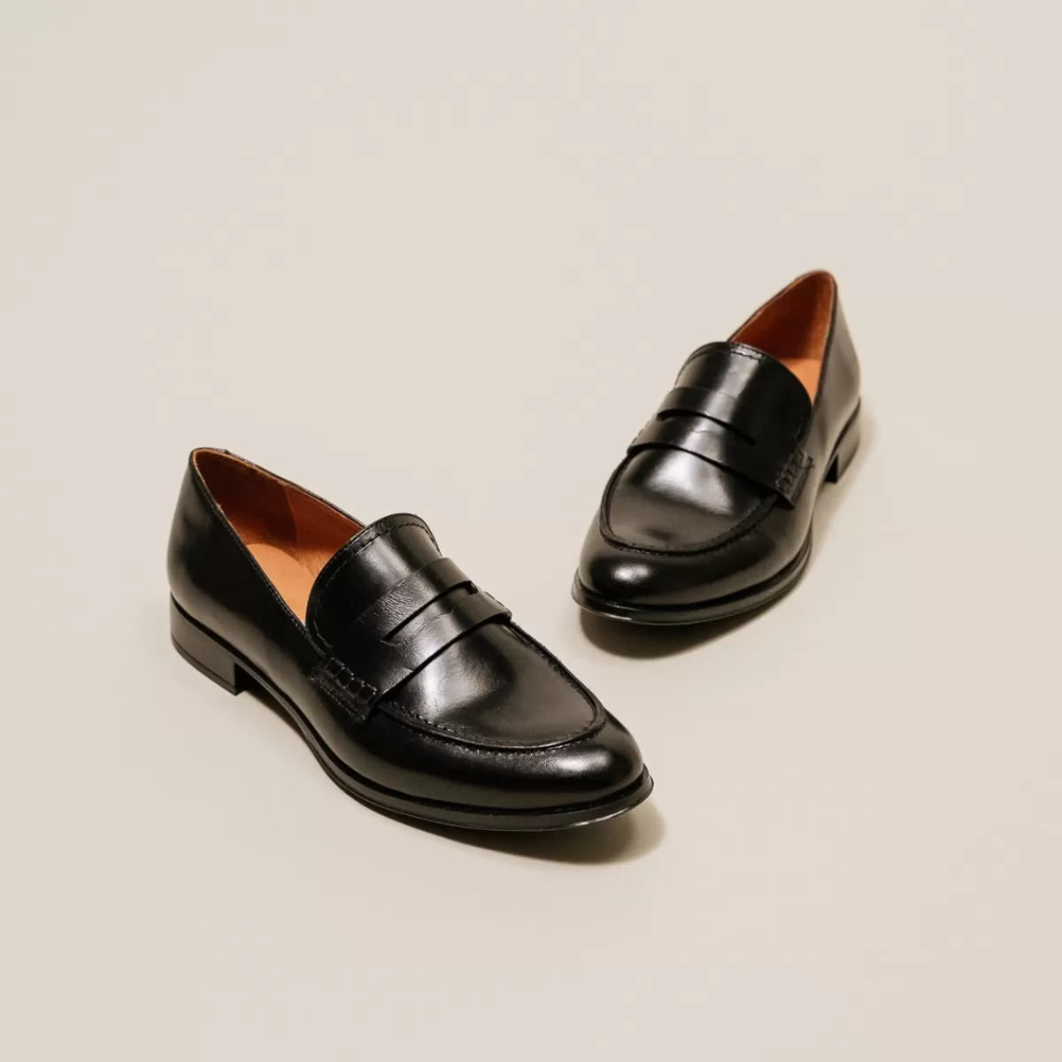 Loafers With Rounded Toe And Small Heel^jonak Best