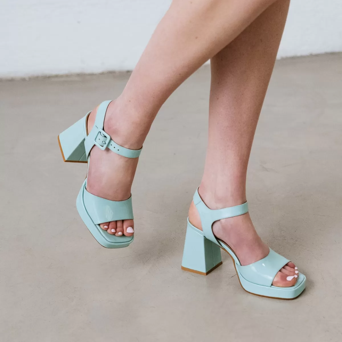 Sandals With Straps And Platforms^jonak Best